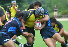 突破する棚原選手写真