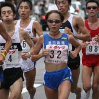 ２０キロ付近の千葉選手(中央)