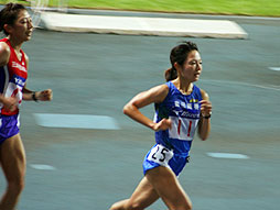 残り3km程で順位を上げる岩本選手
