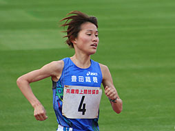 5000ｍラスト1周スパートをする宮崎