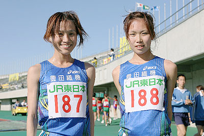 レース後の宮崎(左）と山根（右）